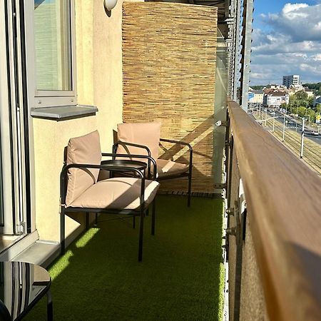 Apartment Ceskomoravska - O2 Arena Praga Esterno foto