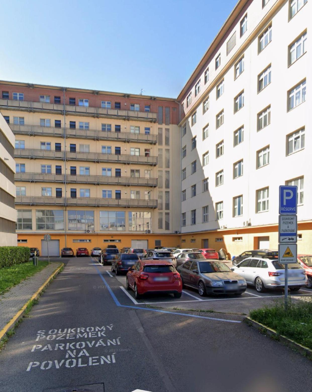 Apartment Ceskomoravska - O2 Arena Praga Esterno foto
